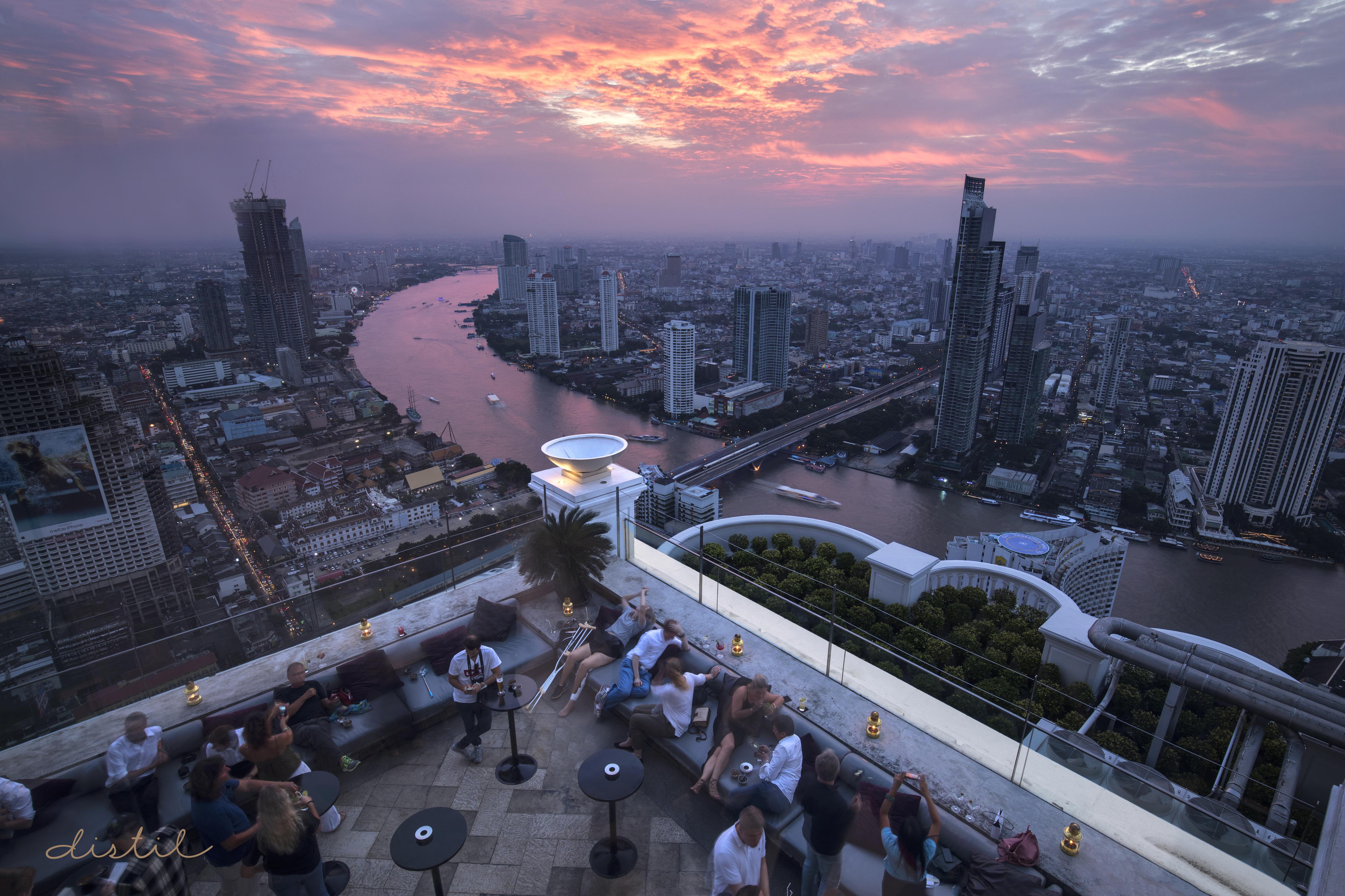 Hotel Lebua At State Tower Bangkok Esterno foto View from the 80th floor of Baiyoke II