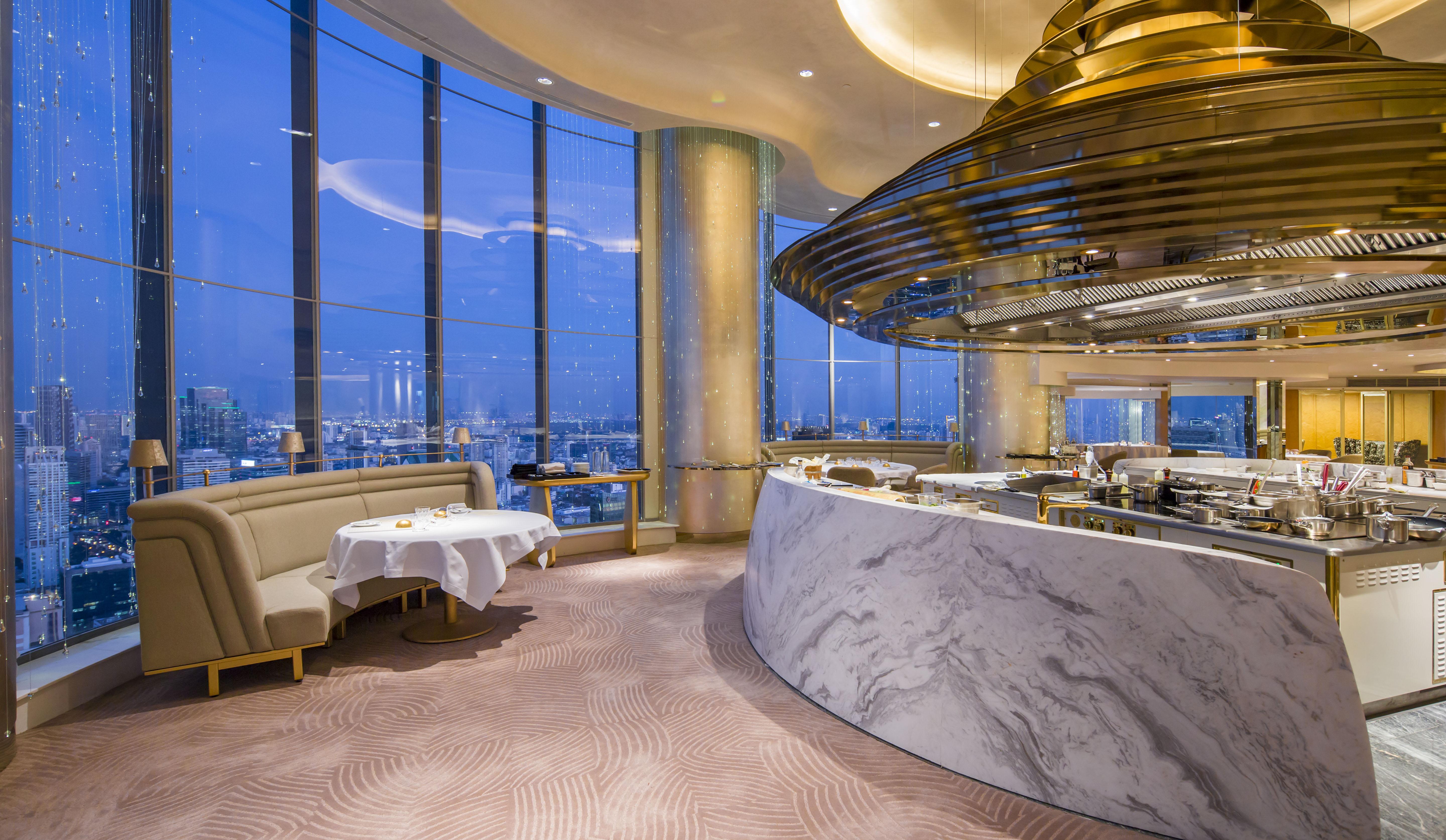 Hotel Lebua At State Tower Bangkok Esterno foto The 39th restaurant