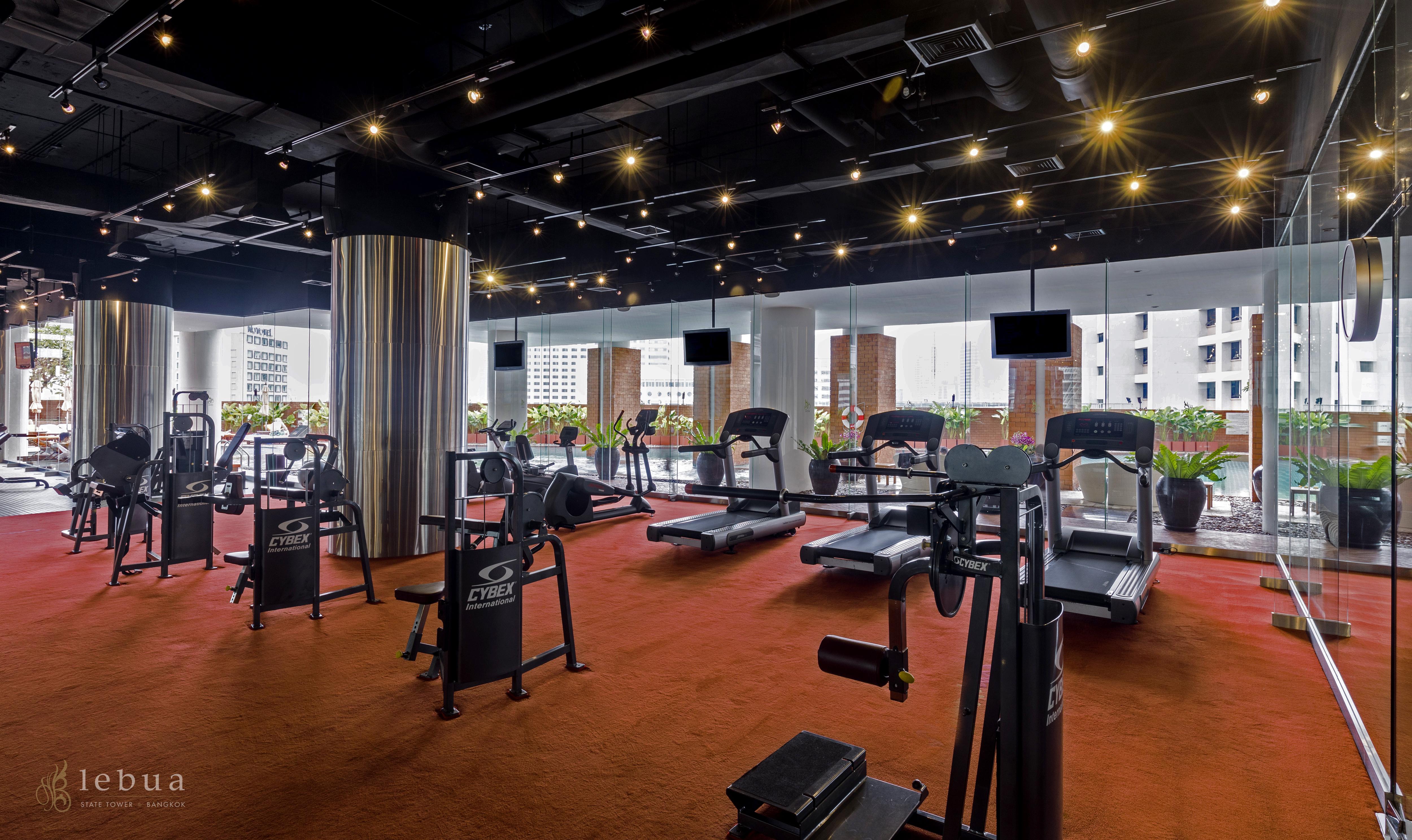 Hotel Lebua At State Tower Bangkok Esterno foto The gym at the hotel