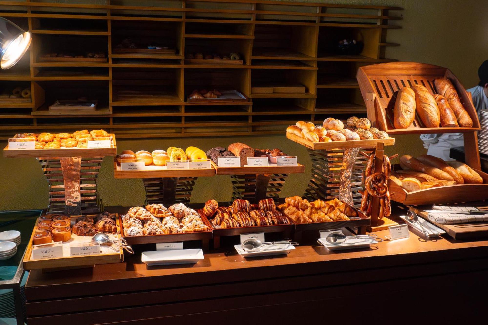 Hotel Lebua At State Tower Bangkok Esterno foto Bakery