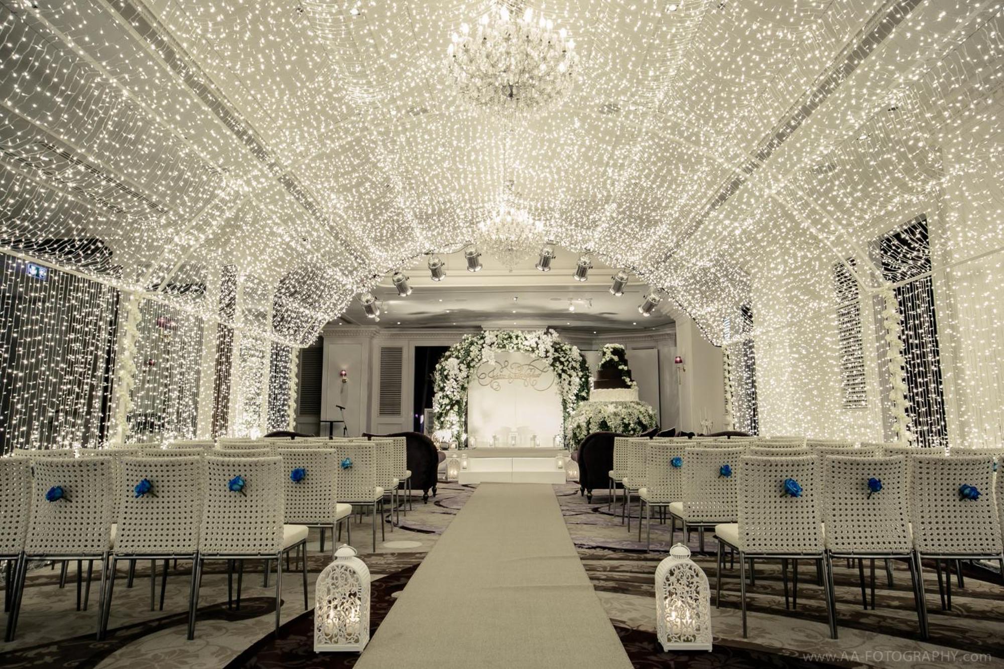 Hotel Lebua At State Tower Bangkok Esterno foto The Star Wedding Chapel